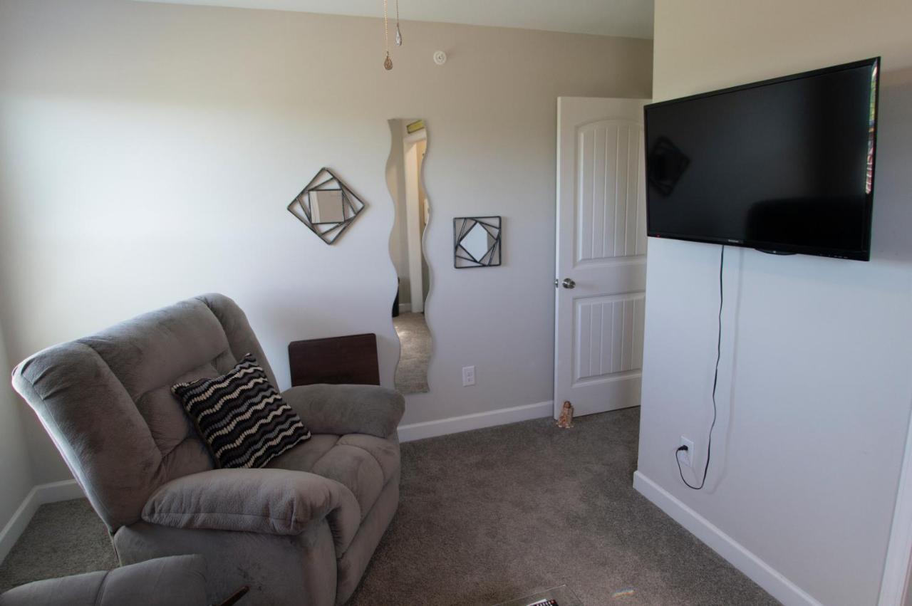 Great Little Guest Suite With Private Entry & Deck! Pet Friendly & 30 Mins To Nashville! Ashland City Extérieur photo